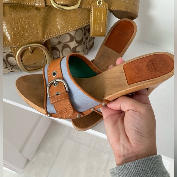SOLD***💫VINTAGE COACH WOODEN MULE HEELS! 💫 - Picture 12 of 12